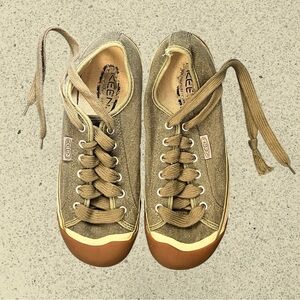 Keen Coronado Women's 9 Sneakers Tan Canvas Round Toe Vulcanized Shoes IR-1107